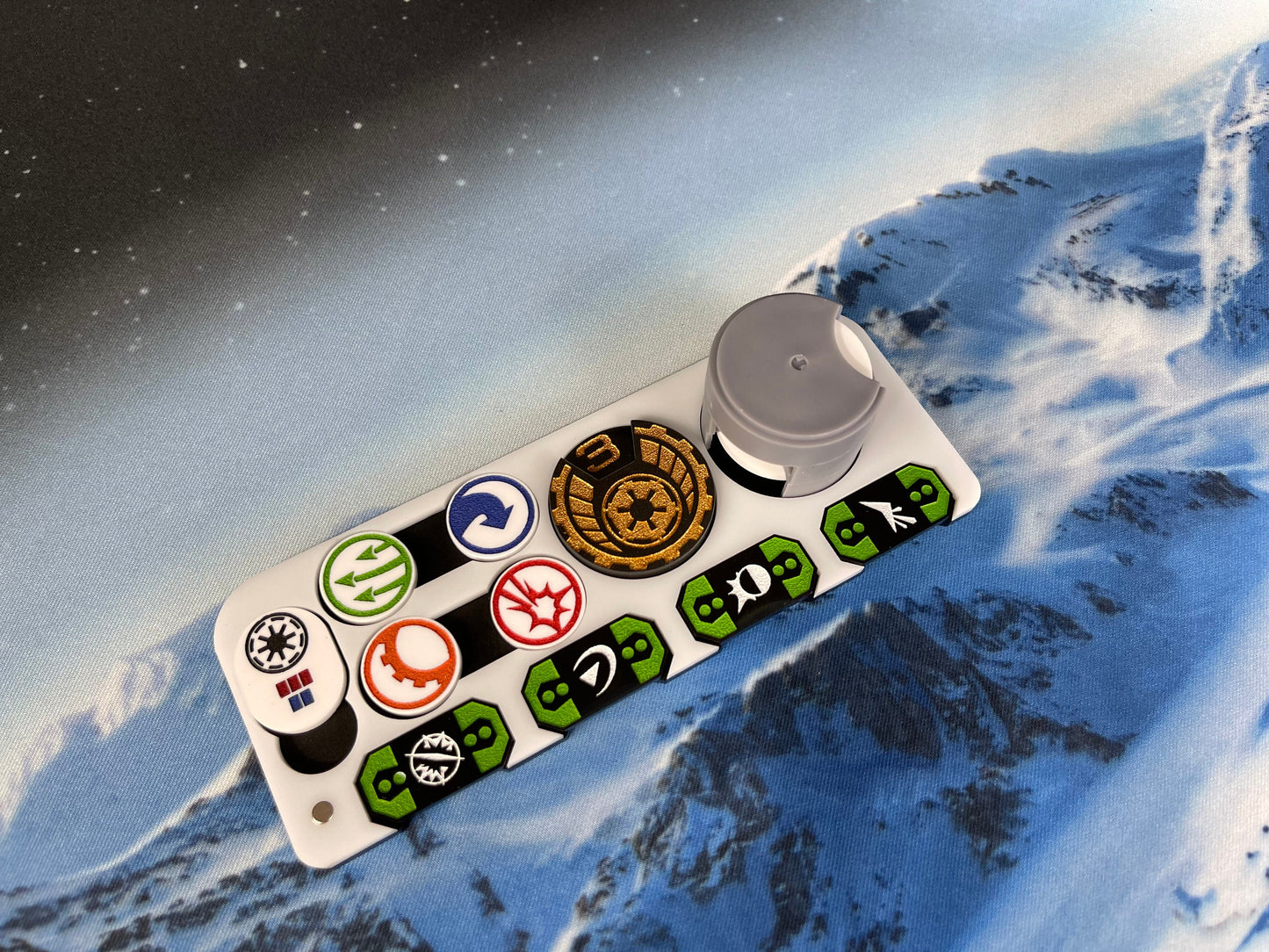 Compact Magnetic Dial & Token Tray