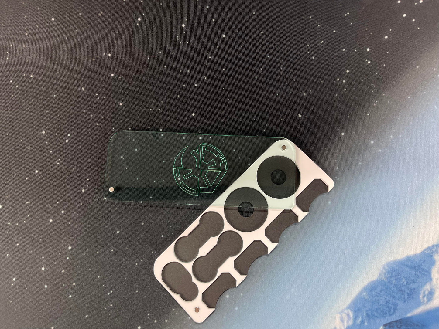 Compact Magnetic Dial & Token Tray